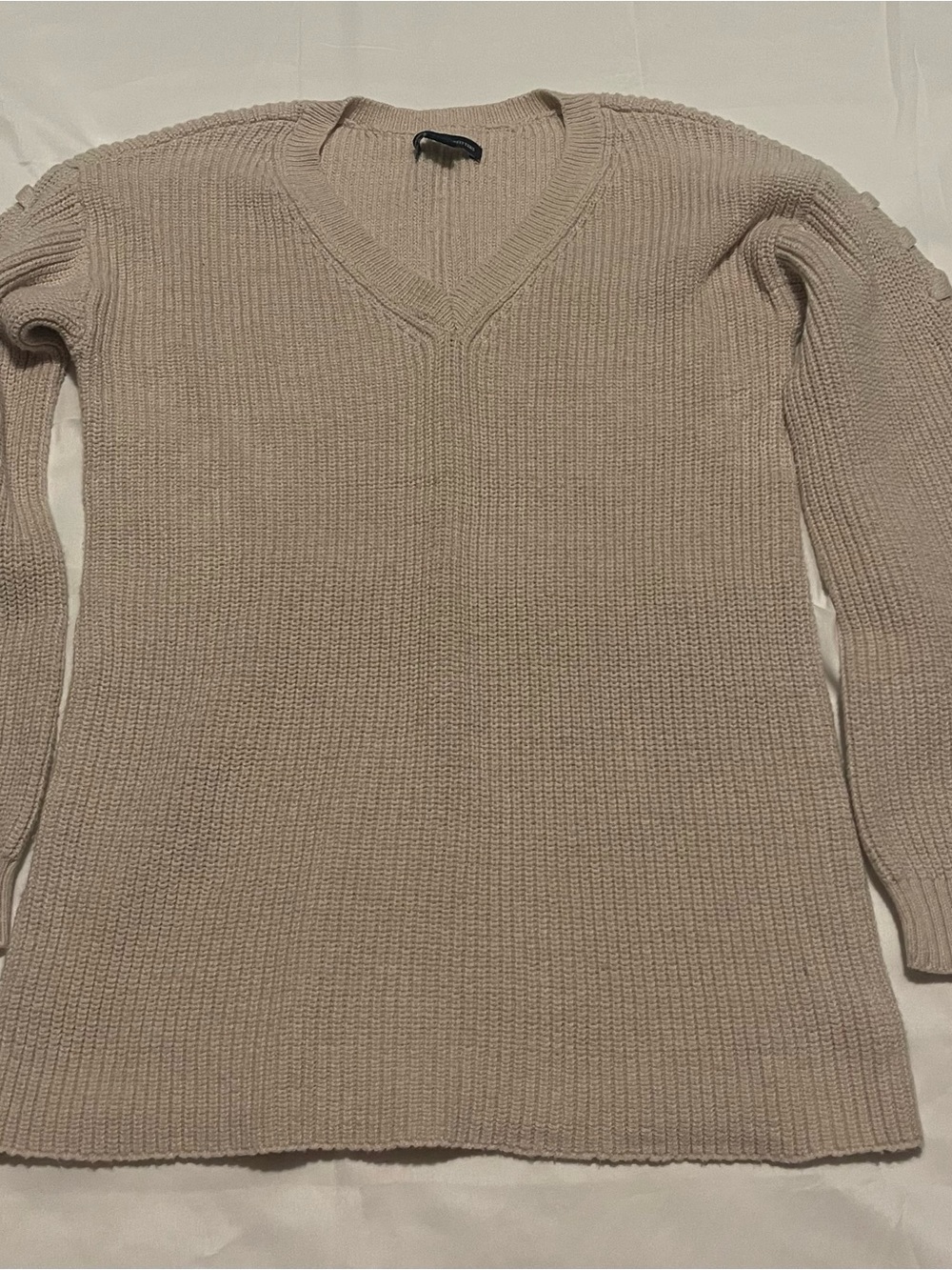 American Eagle Outfitters V-Neck Ribbed Sweater Tunic in Light Taupe
